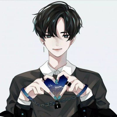 男子伸咸猪手被女老板扇飞眼镜